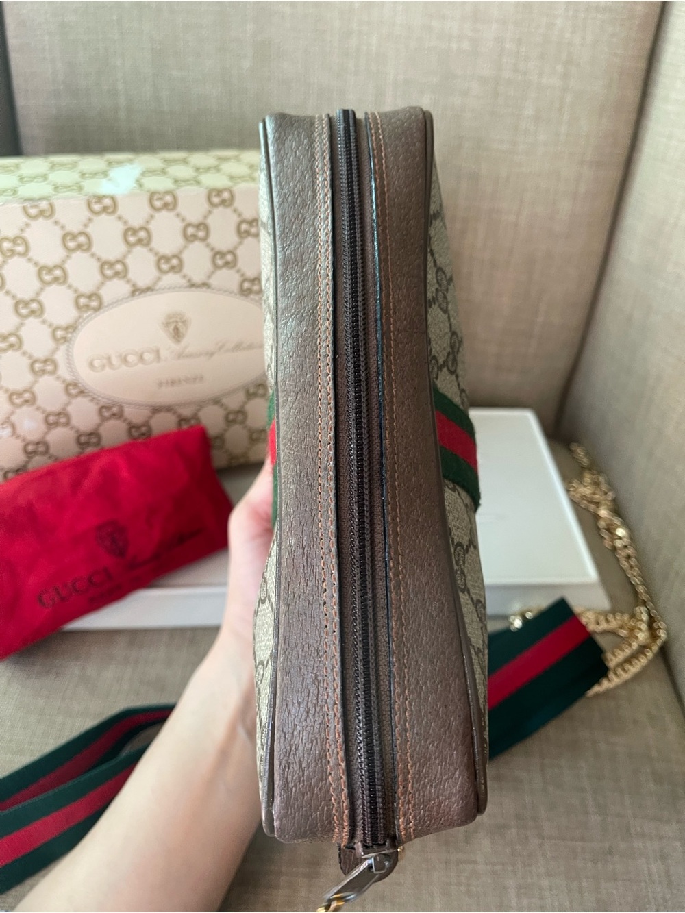 Authentic Gucci web sherry line clutch crossbody bag 89.01.012 - Picture 5 of 14